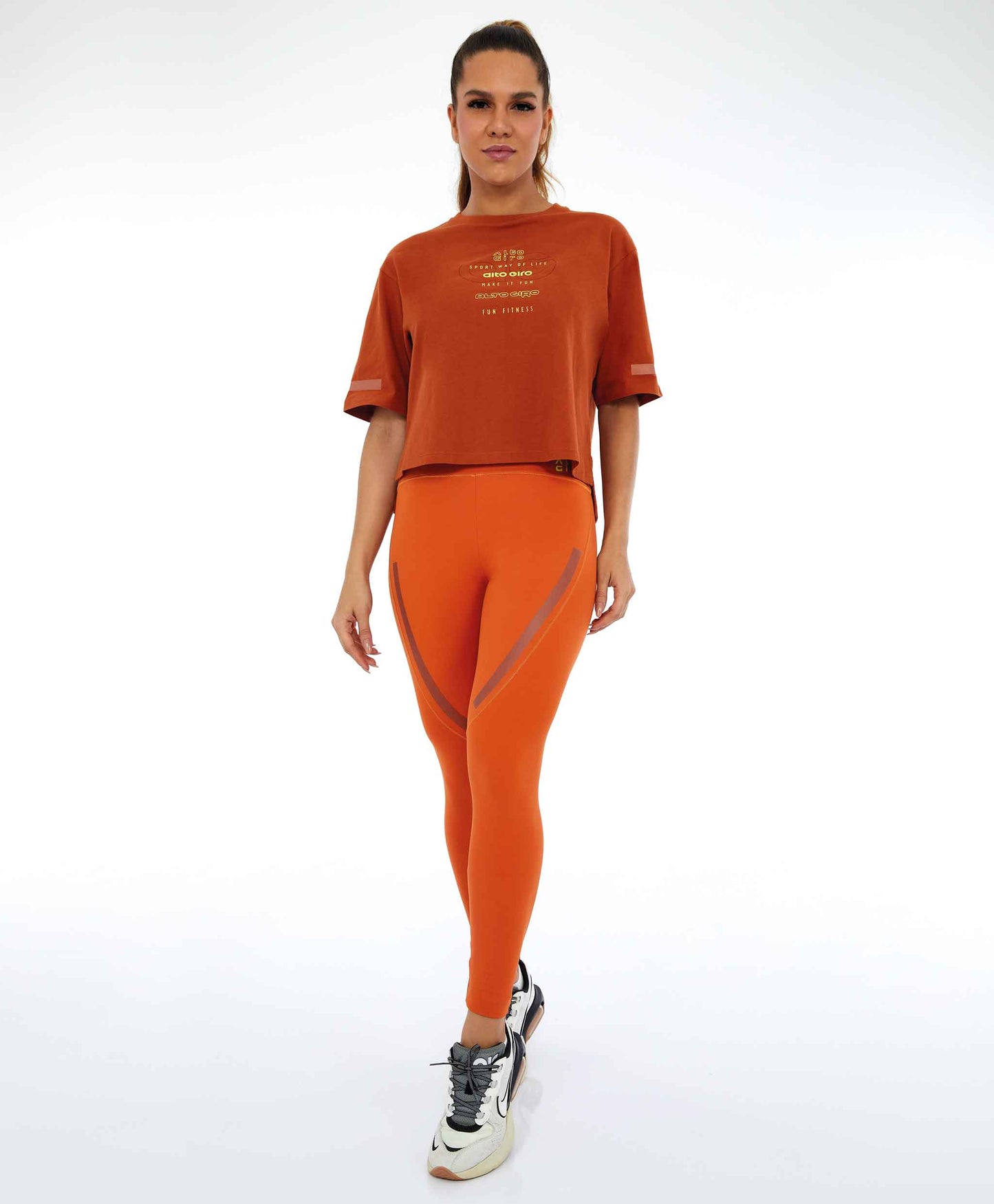 CANNES - GSTAAD sports t-shirt with fitted cut and elongated racer-style back