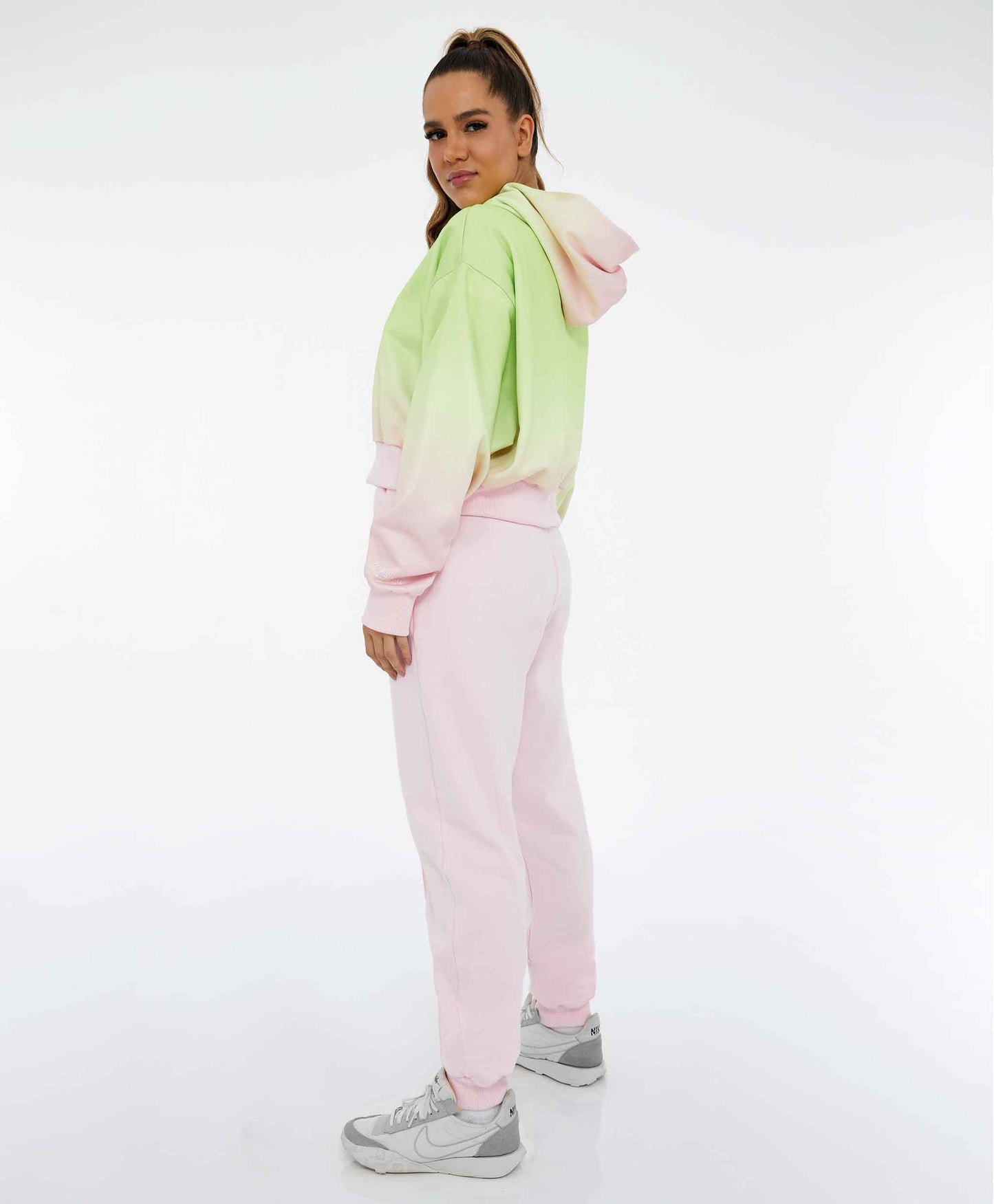 Спортивная толстовка CANNES - короткий свитер MEGÈVE с капюшоном