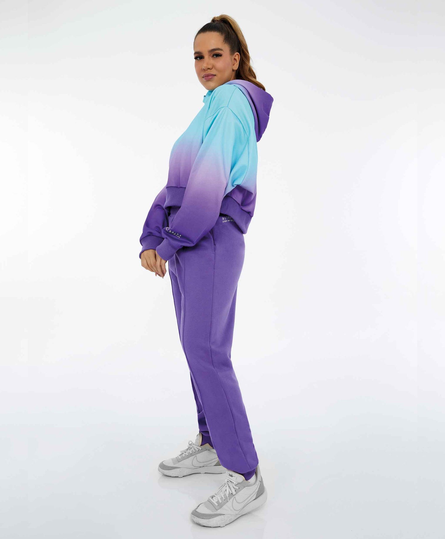 Спортивная толстовка CANNES - MEGÈVE короткий градиентный свитер с капюшоном